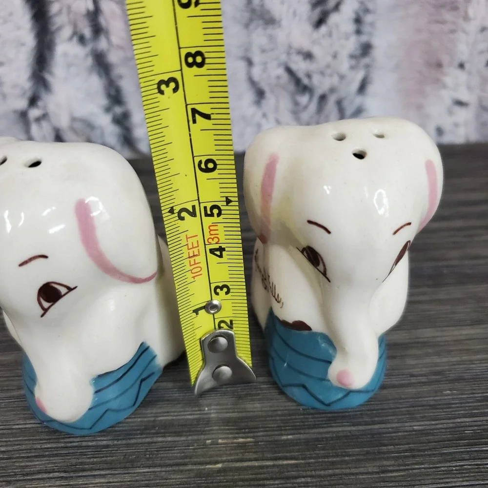 Vintage Elaine Pottery Kitschy Elephant Salt‎ and Pepper Shakers OREGON NO PLUGS